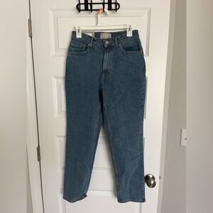 Everlane curvy cheeky Jean size 28